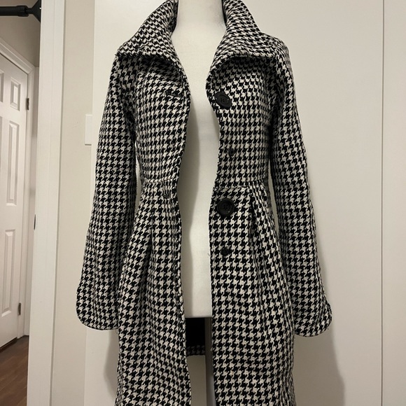 GORGEOUS VINTAGE HOUNDSTOOTH COAT LIMITED EDITION COLLAB W/ SARAH JESSICA PARKER - Picture 3 of 7